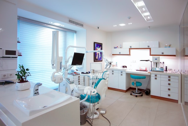 dental clinic. healthcare business should invest in app development.