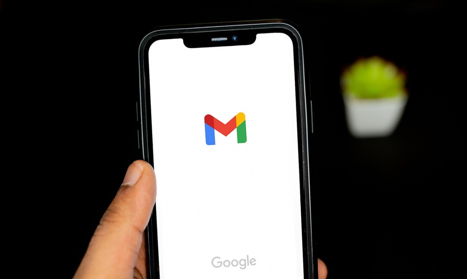 Android mobile apps integrate with Google services.