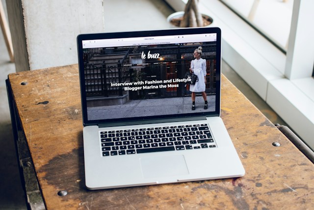 High quality visual is one of the good practices of web design.