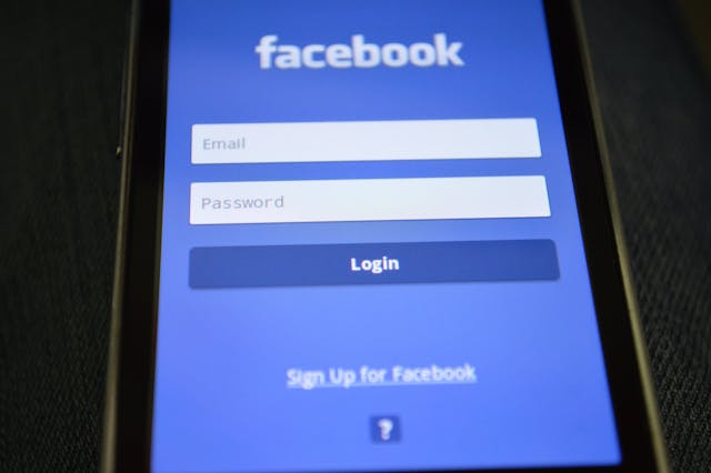 Login interface of social media